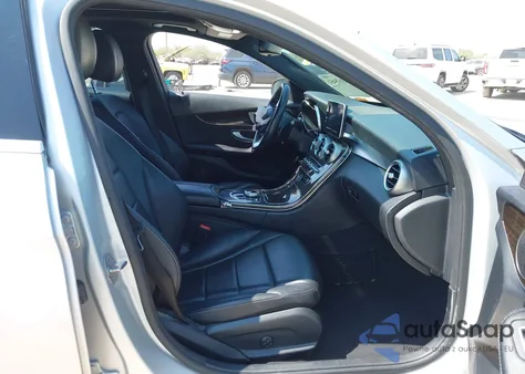 2018 Mercedes-Benz C 300 4Matic из США, поврежденный, VIN 55SWF4KB7JU270214